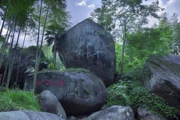 西溪磐石大峡谷