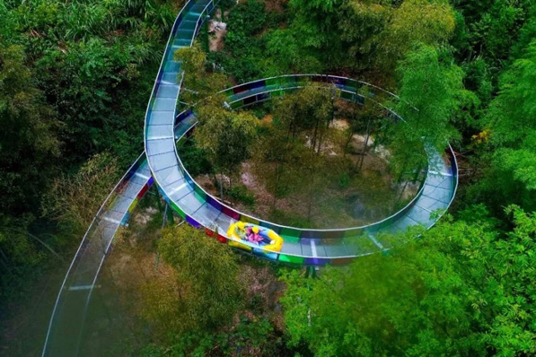 西溪磐石大峡谷高空玻璃漂