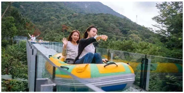 黄石洞生态漂流