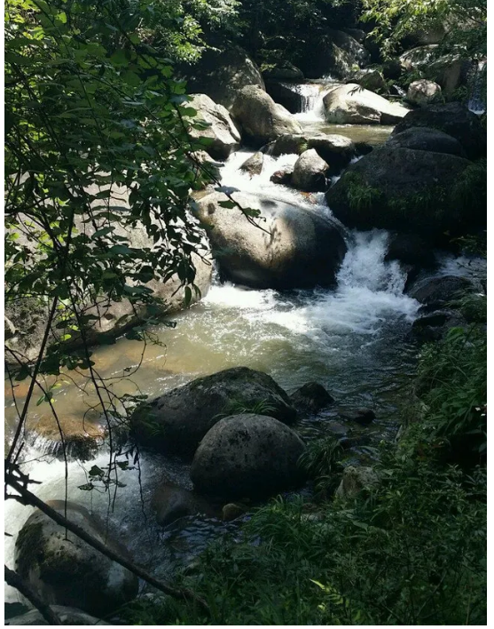 黄石洞生态漂流