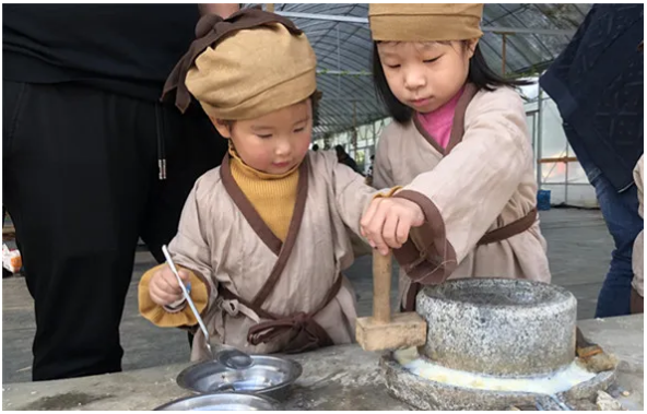 黄石洞生态漂流