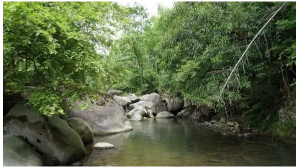 黄石洞生态漂流